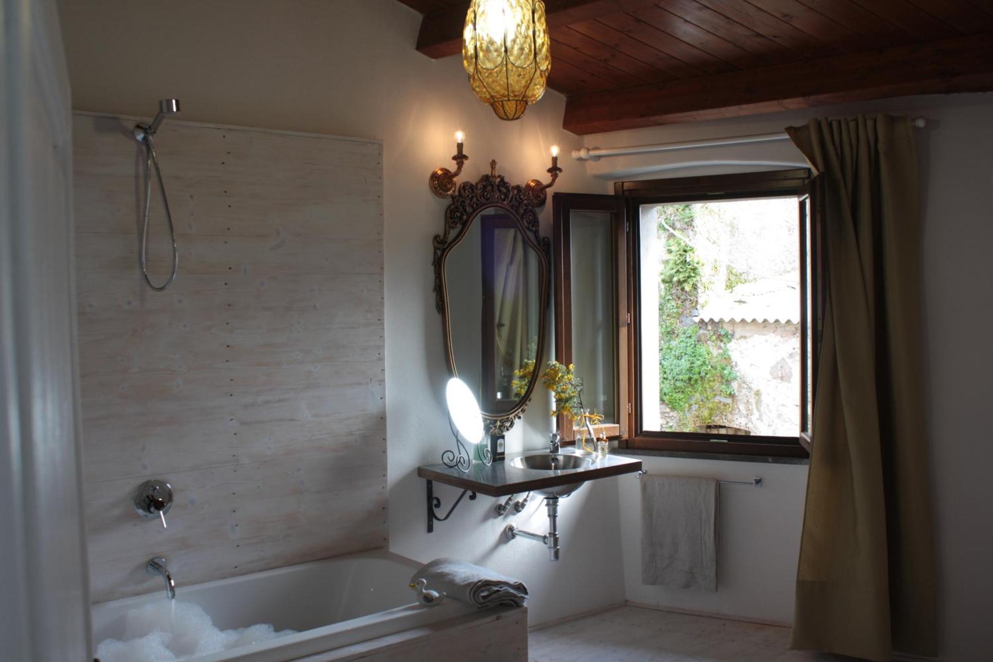 Bed and Breakfast Il Lupo Rosso Santu Lussurgiu Zimmer foto