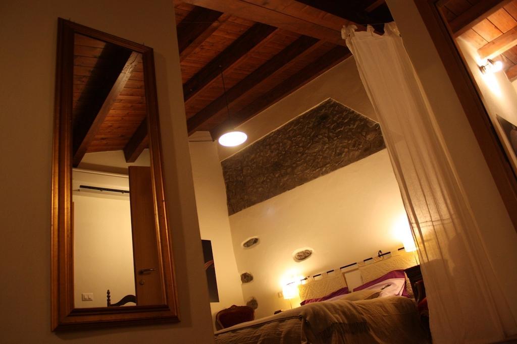 Bed and Breakfast Il Lupo Rosso Santu Lussurgiu Zimmer foto