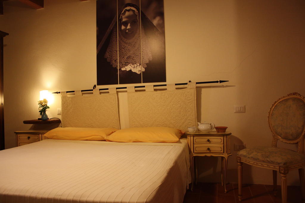 Bed and Breakfast Il Lupo Rosso Santu Lussurgiu Zimmer foto