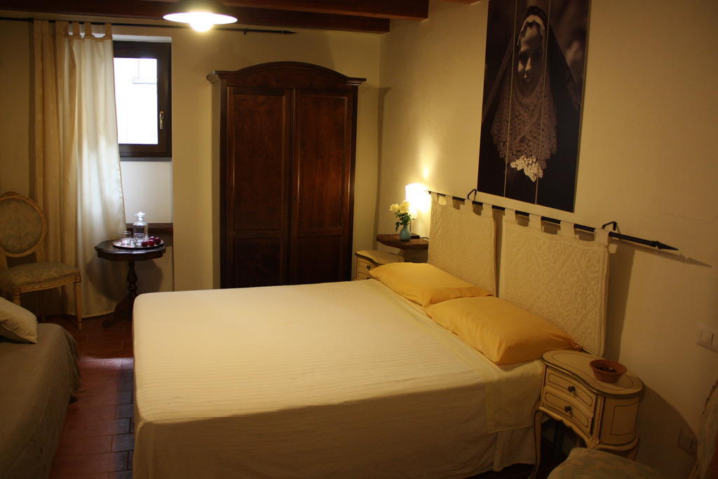 Bed and Breakfast Il Lupo Rosso Santu Lussurgiu Zimmer foto