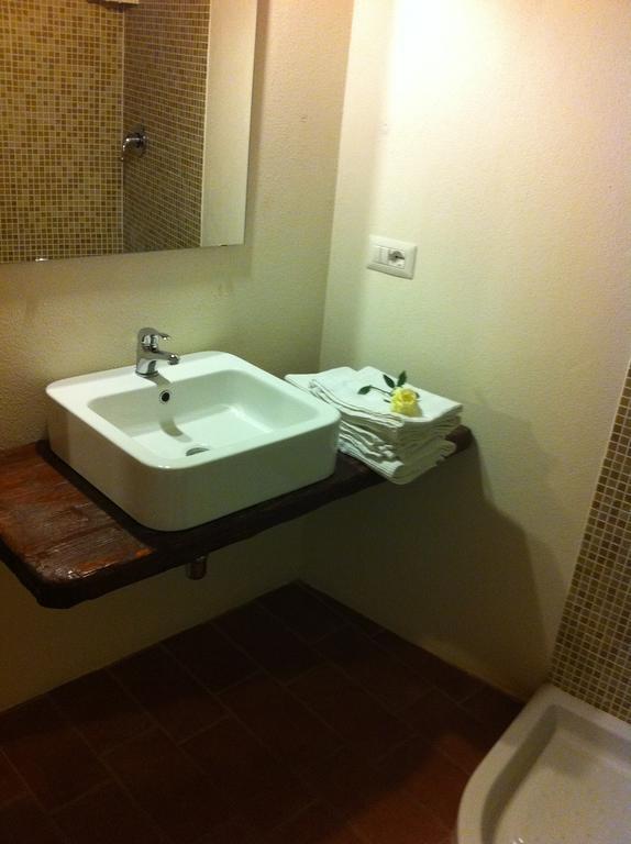 Bed and Breakfast Il Lupo Rosso Santu Lussurgiu Zimmer foto