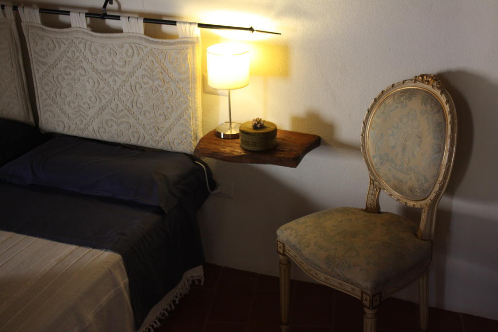 Bed and Breakfast Il Lupo Rosso Santu Lussurgiu Zimmer foto