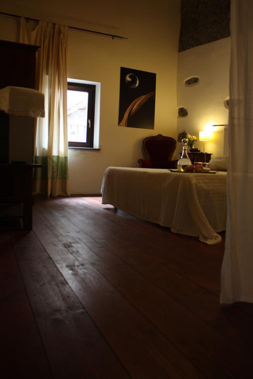 Bed and Breakfast Il Lupo Rosso Santu Lussurgiu Zimmer foto